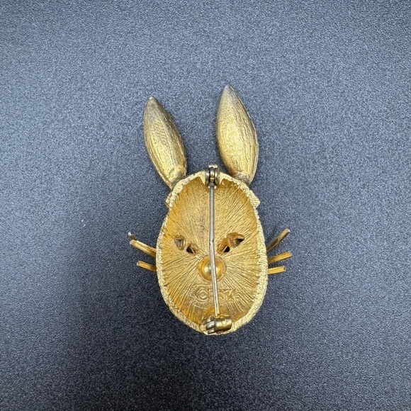 Vintage BSK Gold-Toned Rabbit Easter Bunny Pin Brooch - Picture 7 of 7